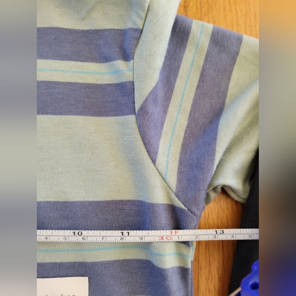 Nwt Boys size 4-5 shirt, joggers and shorts bundle - Picture 7 of 7